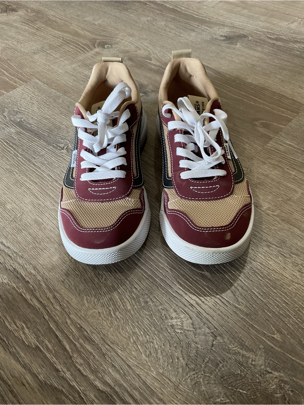 Vans men’s Sneakers in Burgundy, Tan & Black